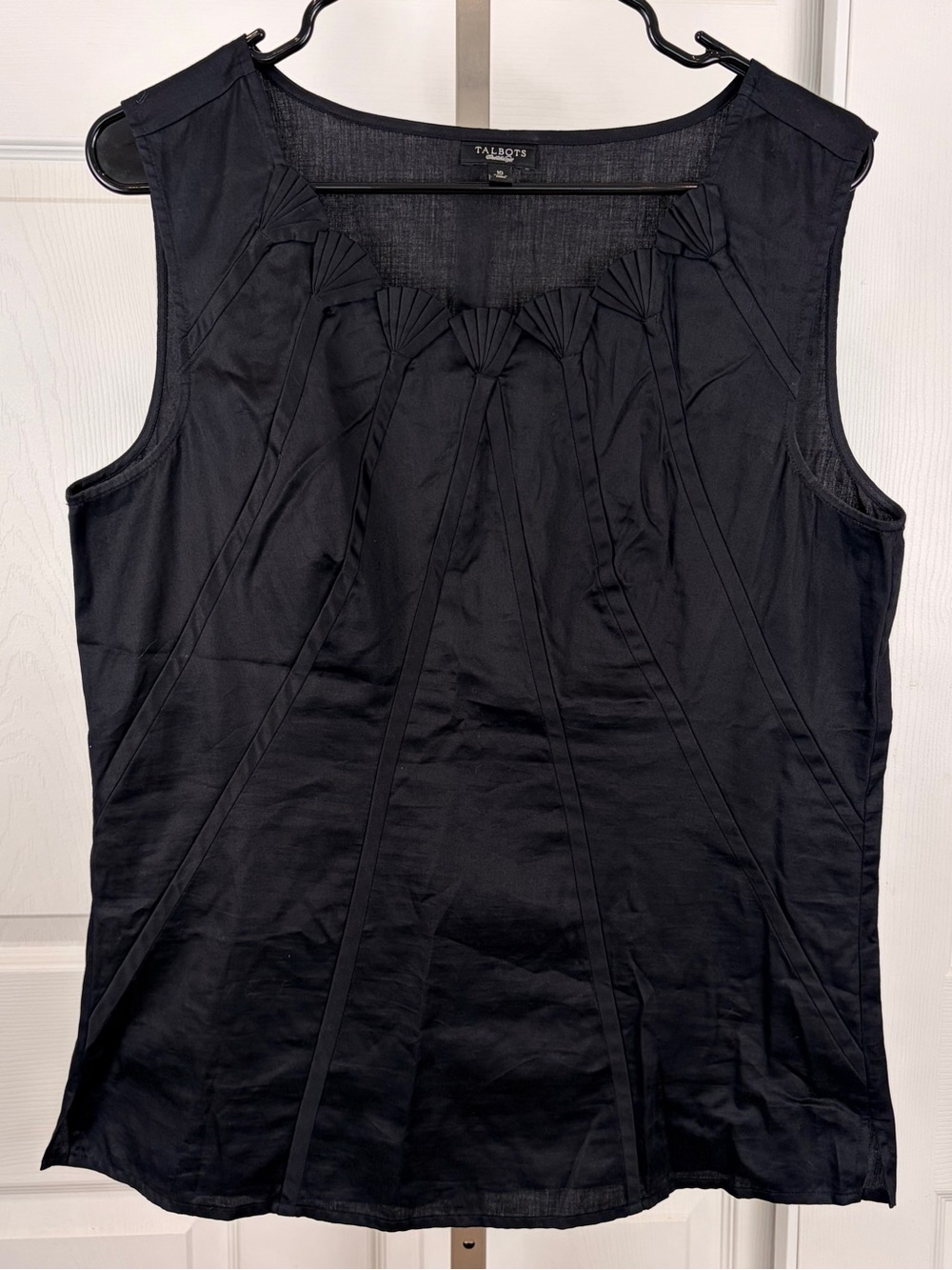 Talbots Black Scalloped Pleated Sleeveless Top